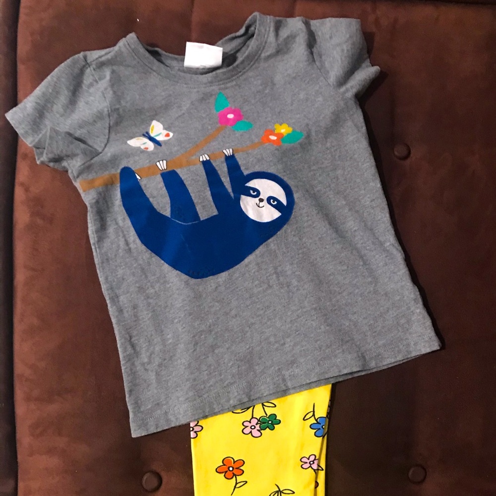 Hanna Andersson sloth shirt/capri set. Size 110